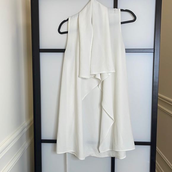 No sleeve fancy white jacket - Picture 1 of 3